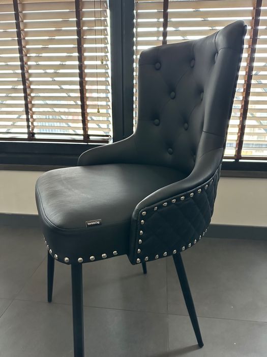 Трапезен стол LYON black