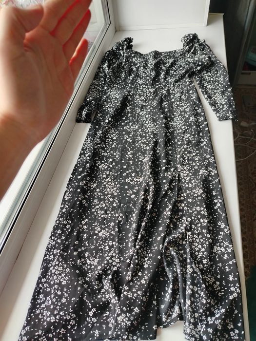 Платье срочно продам