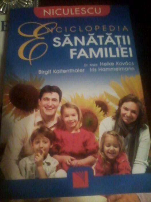 Vand "Enciclopedia Sanatatii Familiei"