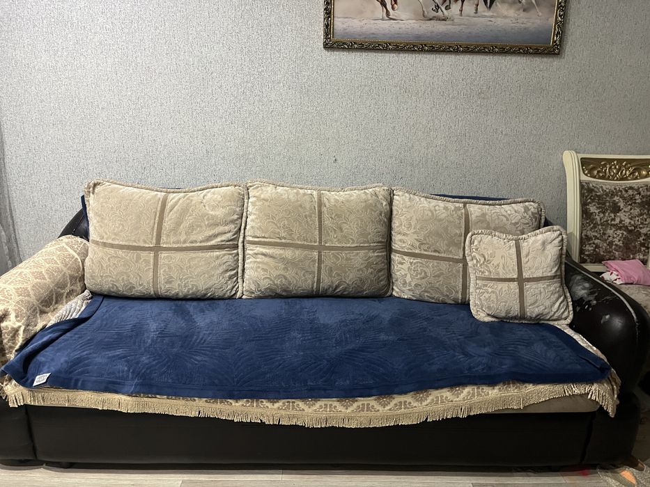 Срочно продаю раздвижной диван