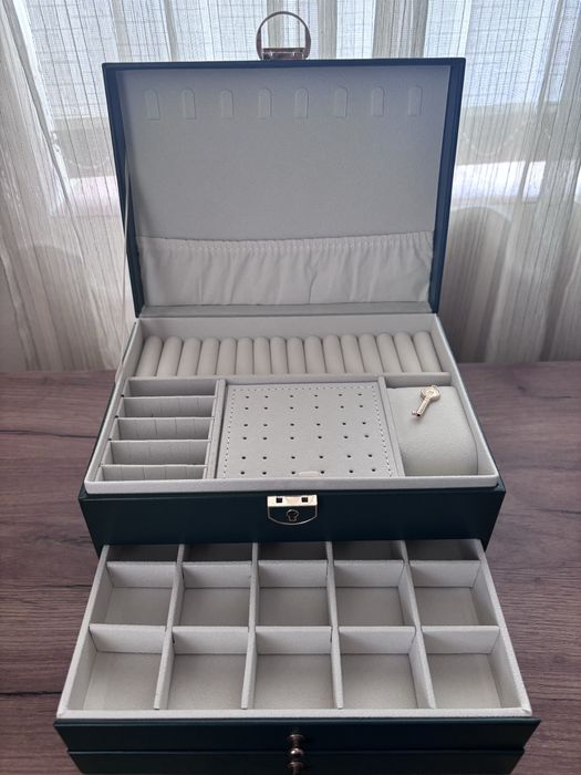 Чисто нова кутия за бижута и аксесоари