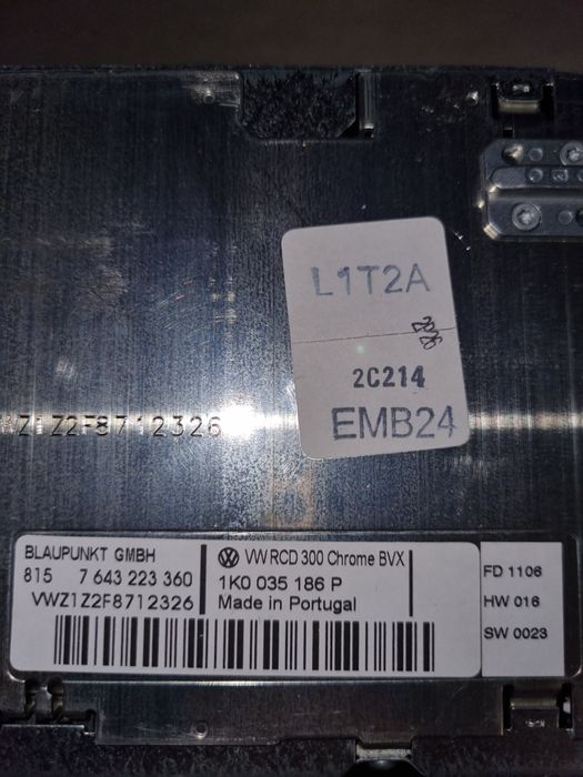 Оригинално CD с радио за голф 5
Доста запазено и работещо.