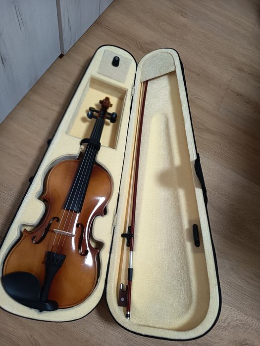 Set complet vioara 4/4 + încă 3 corzi