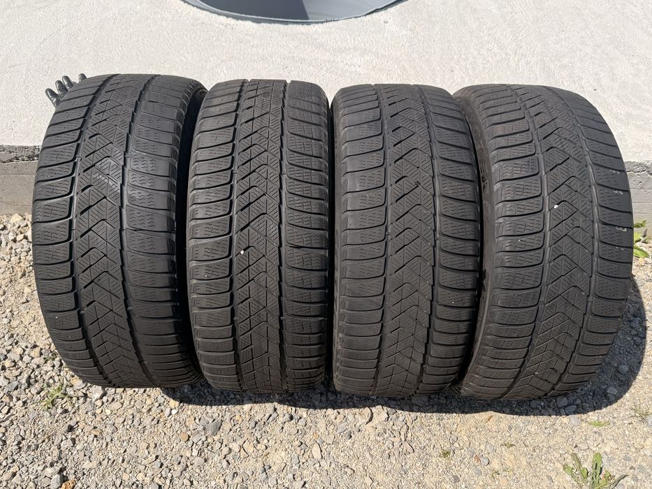 Всесезонни/зимни гуми 235/45/18 ДОТ:24 PIRELLI
