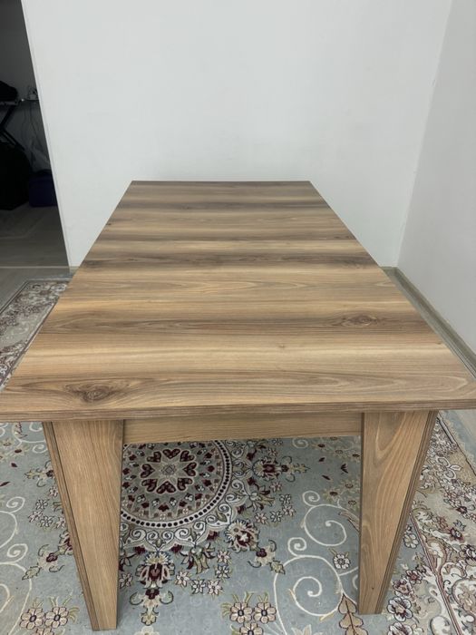 Стол для гостиной