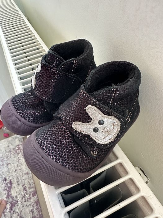 Ghete piele imblanite primii pasi marimea 21 in stare foarte buna