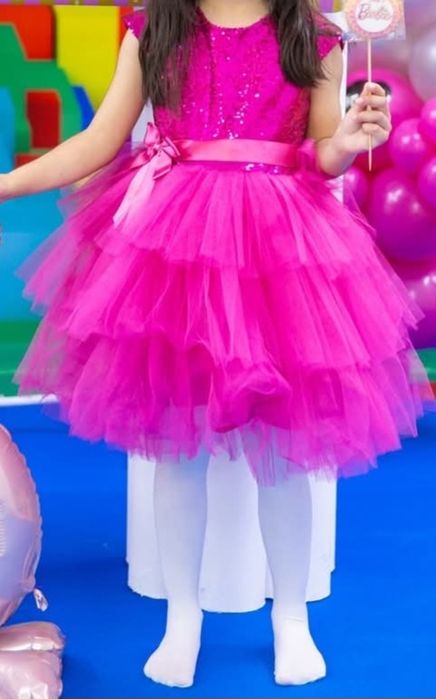 Наличен килим,дрехи,рокли