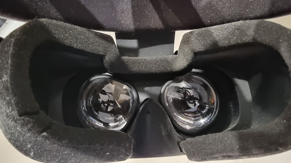 VR очила Oculus Rift S + 1 контролер + кутия