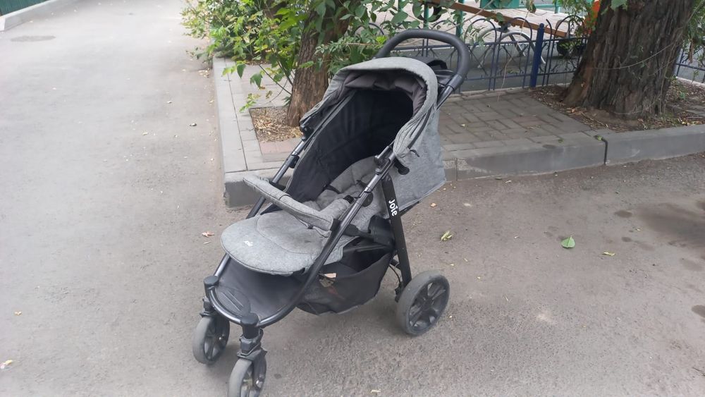 детская коляска Joie