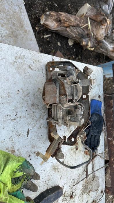 Продам пневмостойки и компрессор