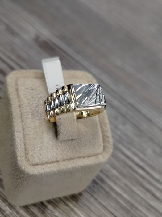 НОВ златен пръстен 5.69гр / 14К