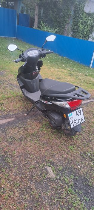 Продам скутер м8.