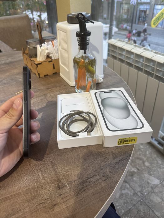 Продам телефон Айфон 15 128Gb