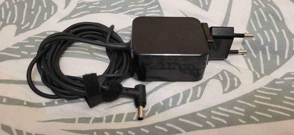 ASUS Adaptor 19V-1.75A  Incarcator  mufa subtire