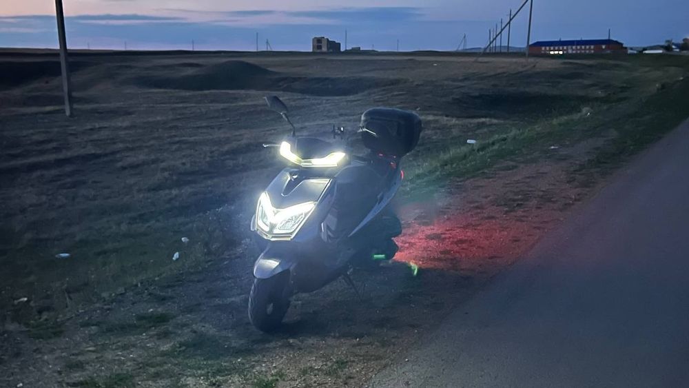 Продаю мопед скутер