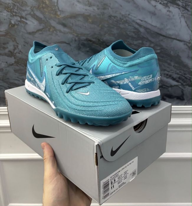 Ghete de fotbal Nike