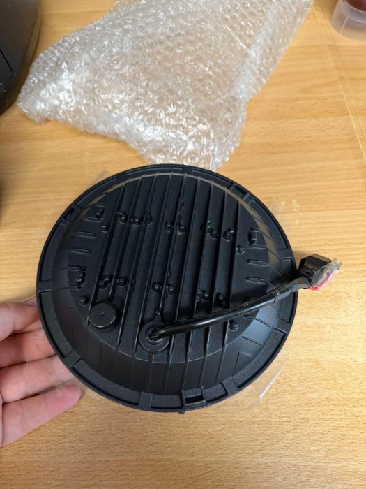 Lampa 7” de 80W pentru Harley - Davidson