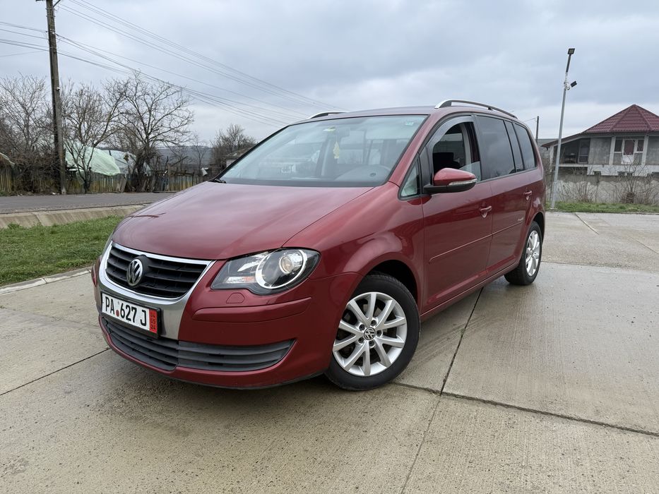 VW TOURAN 2.0 tdi* 140cp* 2010* Impecabil!!!