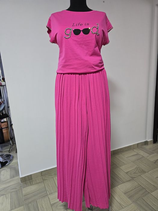 Pantaloni fucsia plisati, model lejer, confortabil