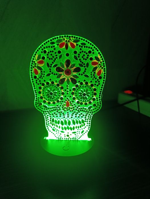 Светильник-ночник череп