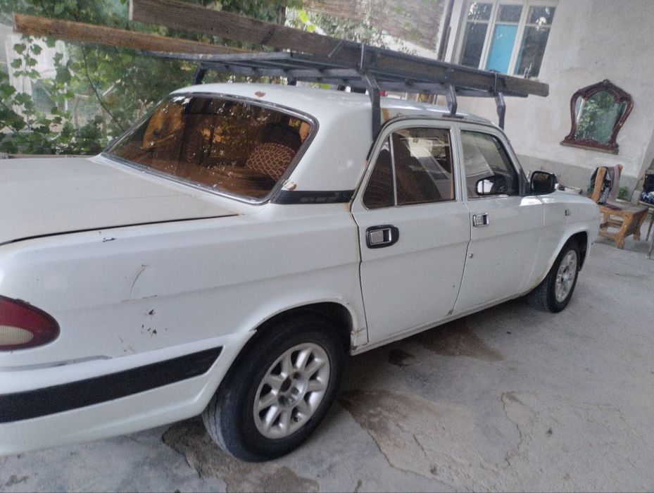 SROCHNOOOOO moshina sotiladi