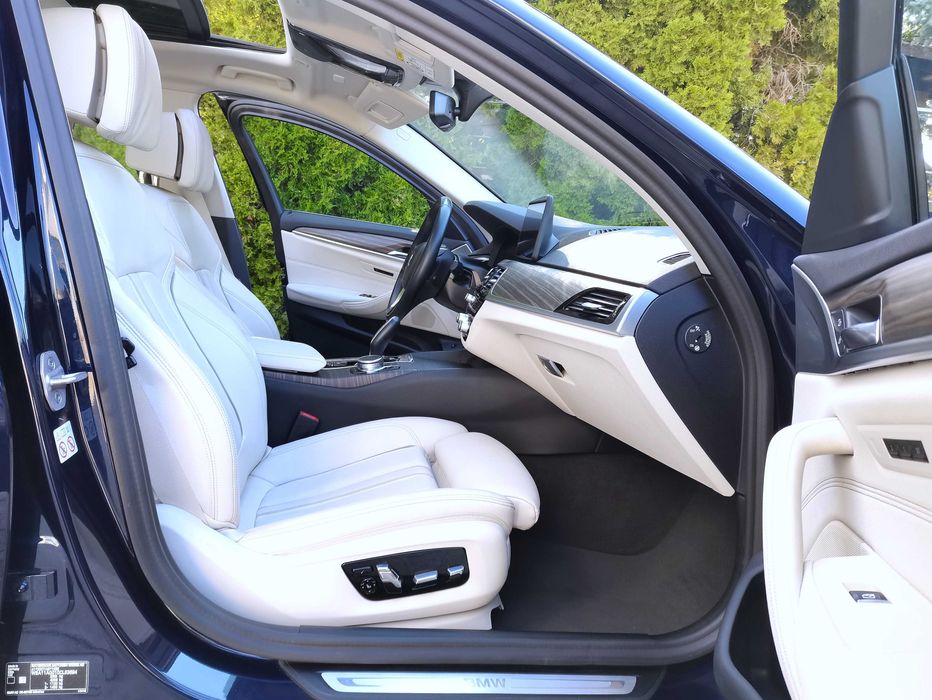 BMW Seria 5 G30 530e FACELIFT 2023 - Faruri Laser / Interior ALB Confort / Trapa