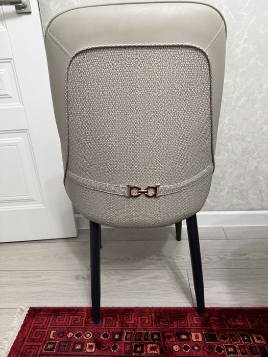 Срочно продам стулья!