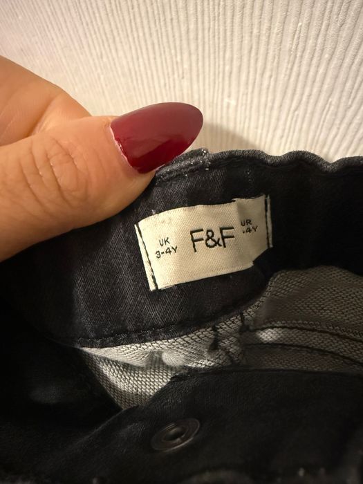 Дънки за момче и пуловер