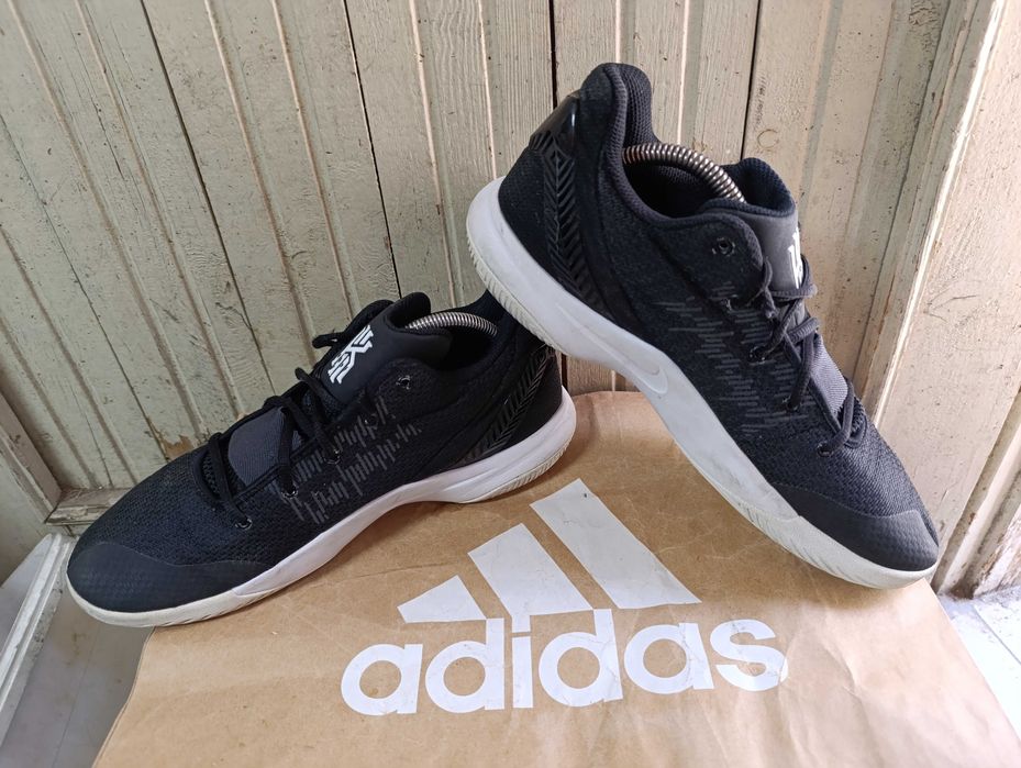 ''Nike Kyrie Flytrap 2''оригинални маратонки 44.5 номер