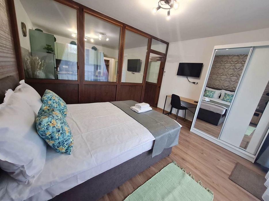 Тристаен апартамент, под наем, Център