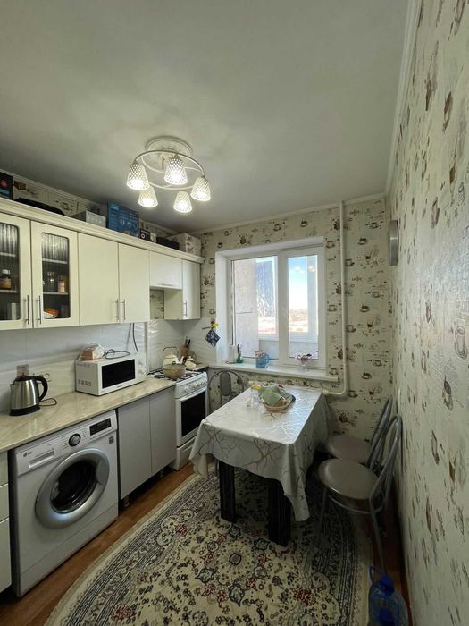 Продам 3-ком квартиру на Строителе