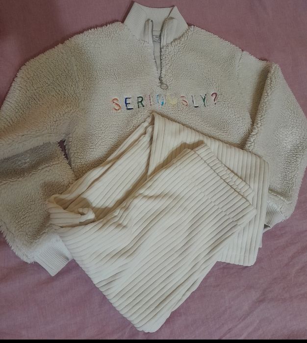 Дамски  бял панталон и бял пухен суичър BERSHKA