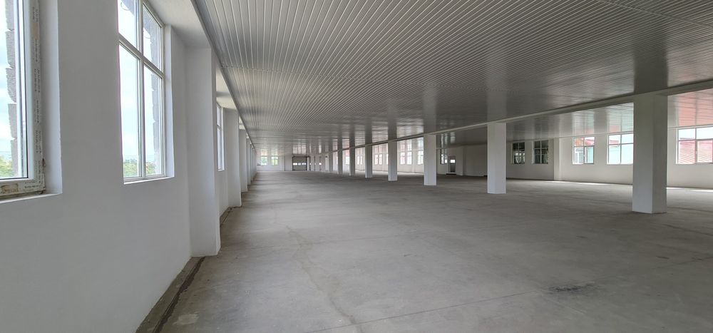 Închiriez 2000 mp - spațiu industrial/clinica/sala sport/depozitare