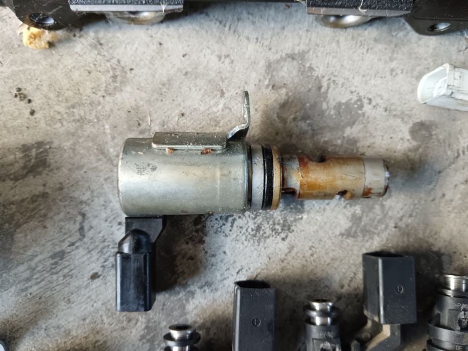 Дюзи ГНП бобини рейка датчик 1.6 фси 115 к.с. Фолксваген Ауди Сеат Шко