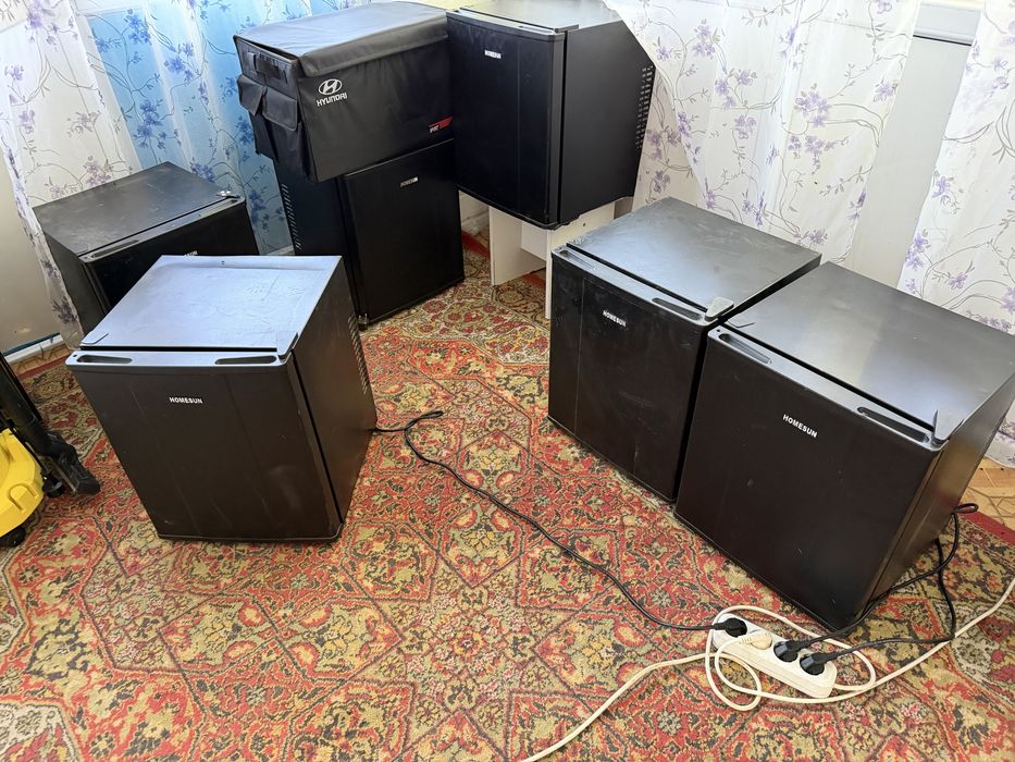 Продам Холодильник Мини