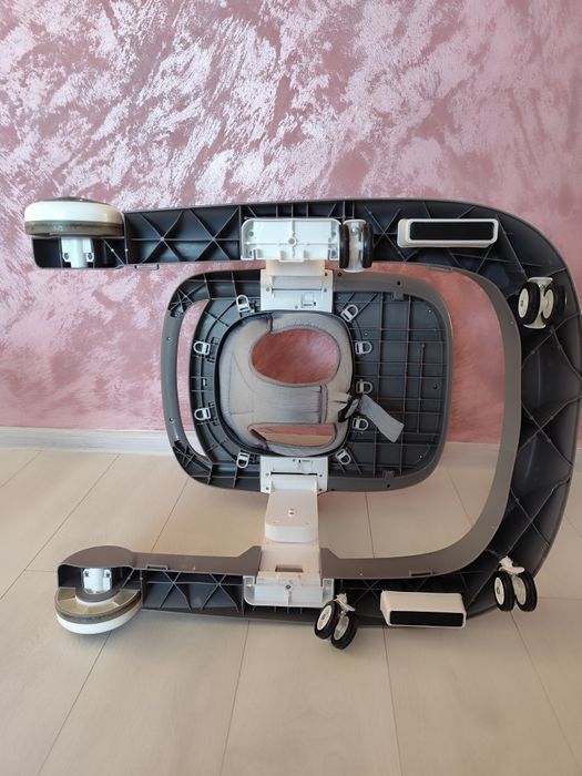 Vand premergator baby walker