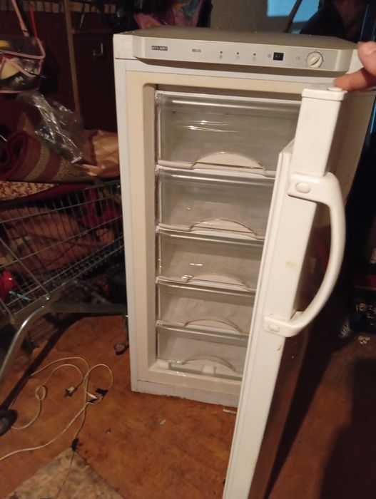 Продам морозилку