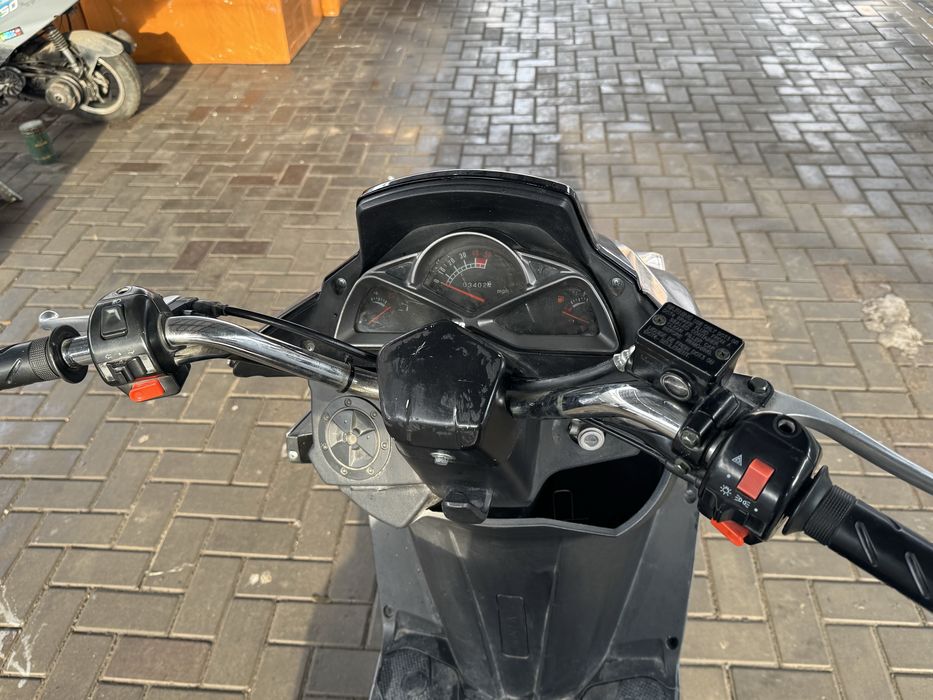 В продаже мопед макси скутер