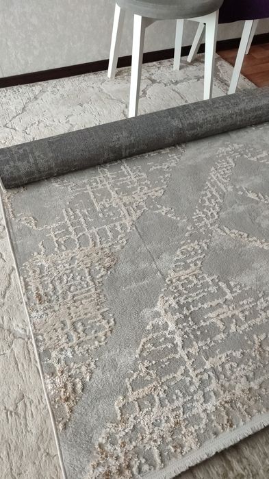 Продам ковёр в отличном состоянии