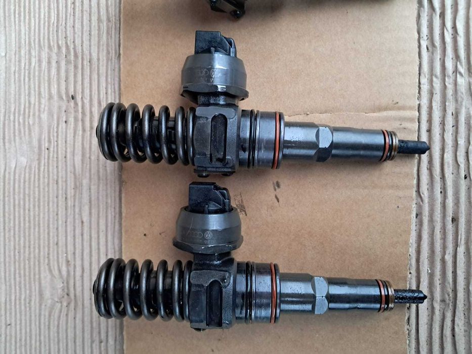 Skoda Fabia 2, Vw Polo, set injectoare motor 1,4 diesel cod BNM