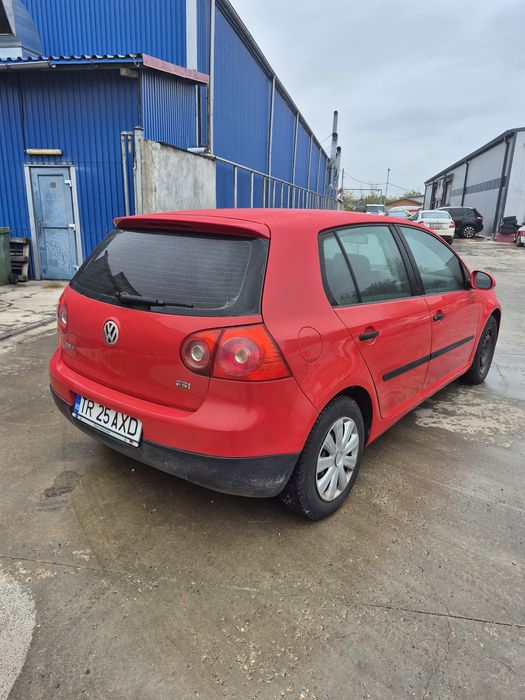 Volkswagen Golf 2005 benzină, 2.533 € — imagine 3