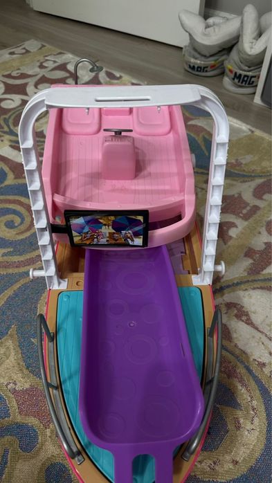 Продам корабль барби для девочек