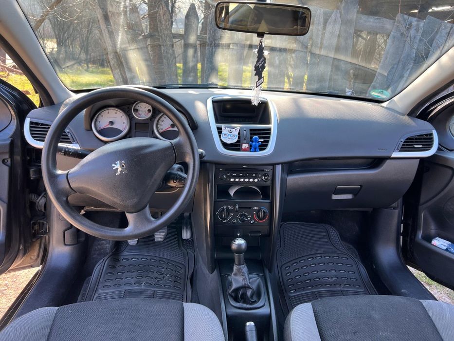 Vând Peugeot 207