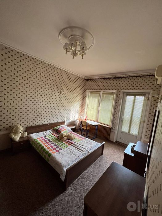 Продается 2 дома на участке 5 соток, ориентир:ул. Ивлиева, 580м²