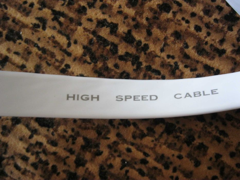 Микрофон, кабель USB OTG, HDMI High Speed, micro USB