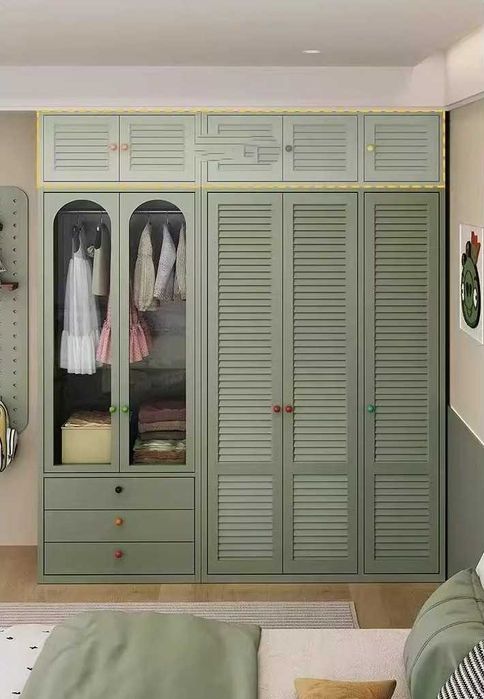 Цветной шкаф для одежды/Kiyimlar uchun rangli shkaf/Eshikli shkaf