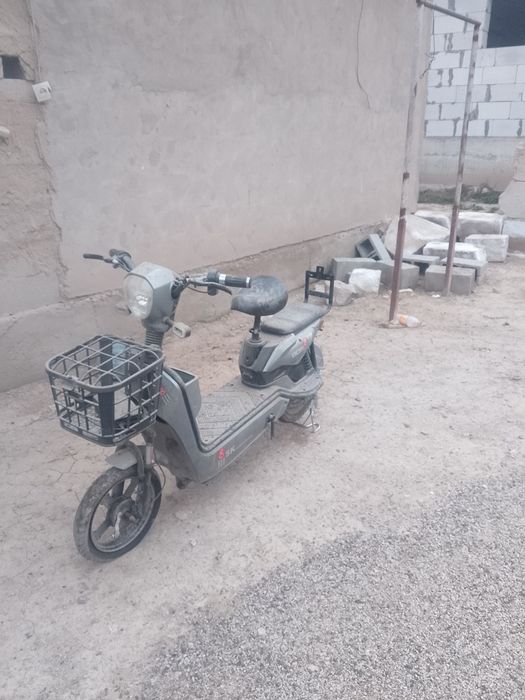 Продам электронный скутер Sk8