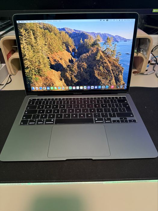 MacBook Air (Intel, 2020)