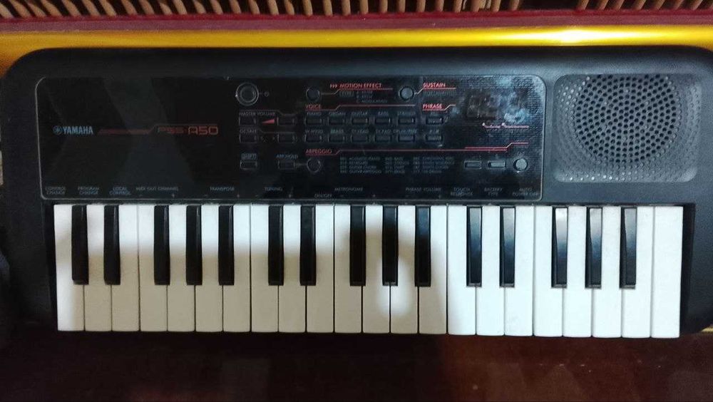 Yamaha мини-синтезатор