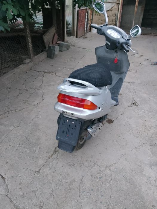 Продавам  скутер